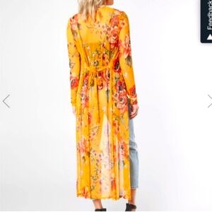 Daytrip Womens Like New FLORAL Duster Kimono Sz Small. Gorgeous!!💛